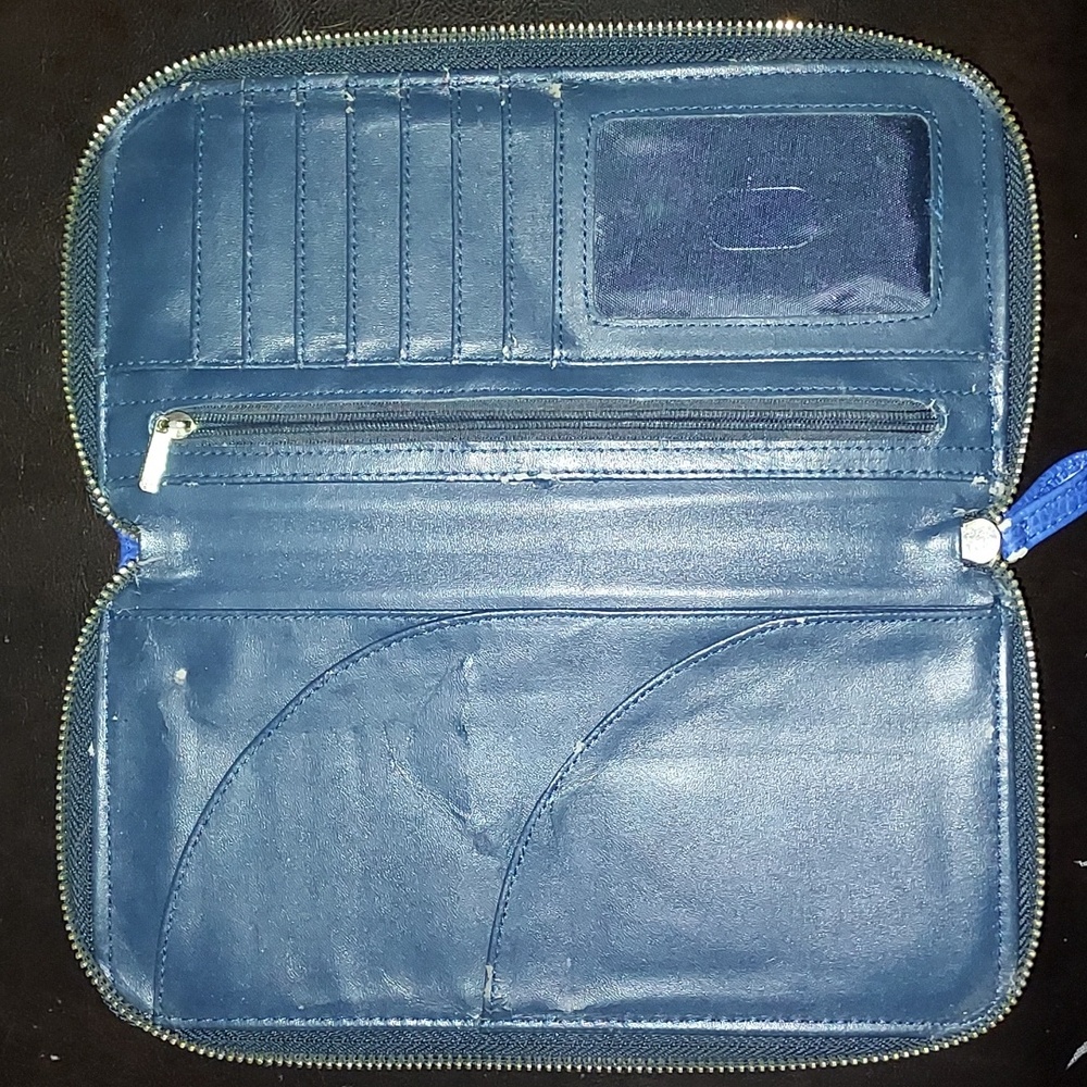 Blue Clutch - Picture 2 of 3